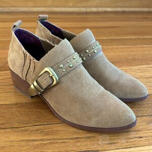 EUC Tan color stacked heel suede booties